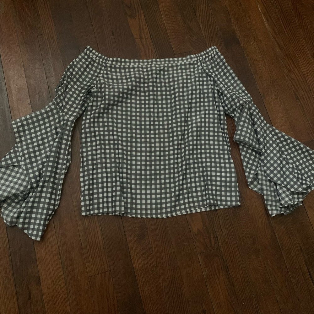 Express Monochrome Checkered Design